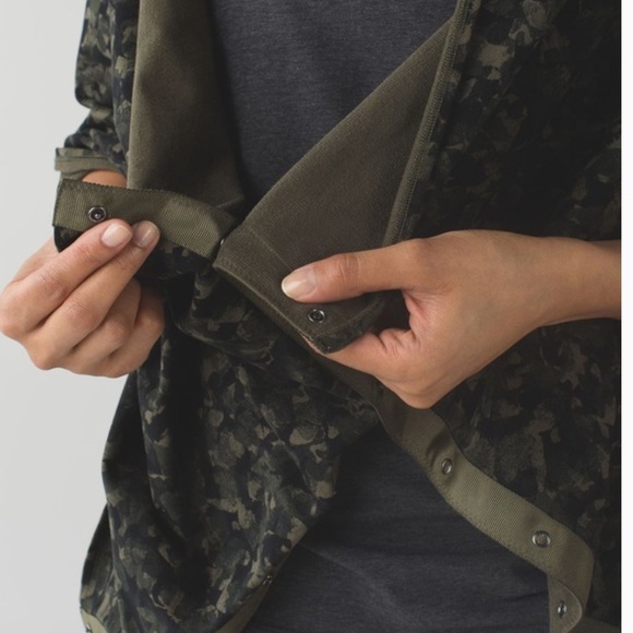 lululemon athletica Green Butterfly Scarf - Picture 7 of 10